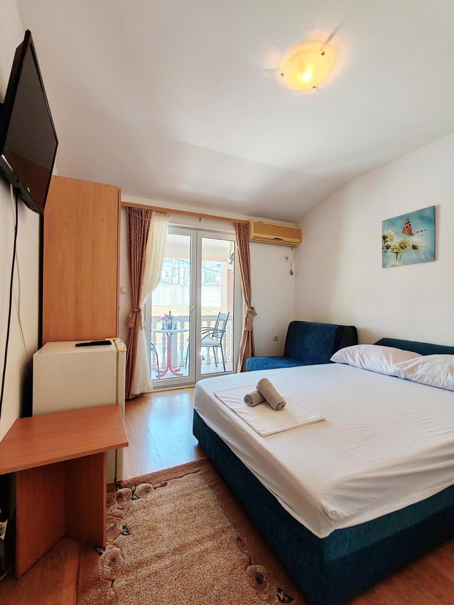 Apartment & Rooms Tempera Neum Room photo